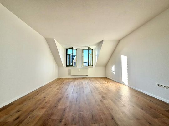 2 Zimmer • Balkon • Dachgeschoss • in Chemnitz • modern und neu • schnell sein und direkt mieten! - Photo 1