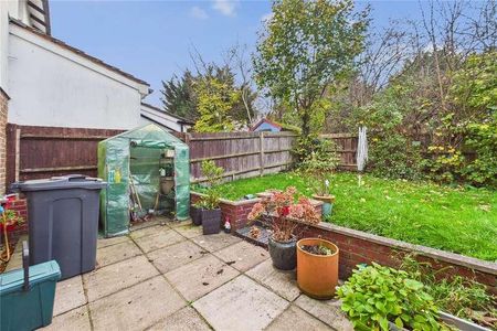 Hatfield Court, Calcot, Reading, Berkshire, RG31 - Photo 5