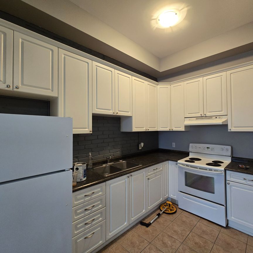 For Lease - 54 King Street Unit# 208, Clarington, Ontario - Photo 1