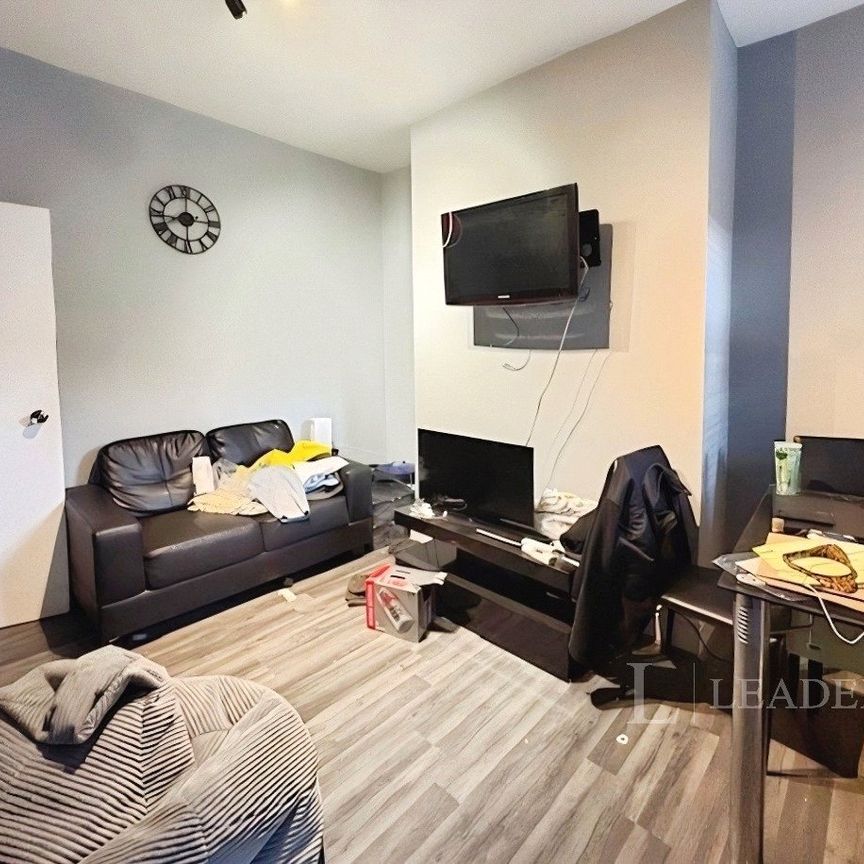 4 bedroom house to rent Langley Road, Manchester, M14 - Photo 1