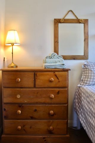 2 Bed Semi-Detached House, Arterberry Road, SW20 - Photo 2