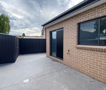 Street Facing Granny Flat with Parking - Photo 3