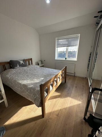 1 bedroom in a house share to rent - Photo 3