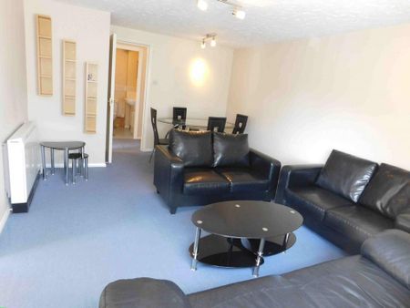 2 bedroom flat to rent - Photo 2