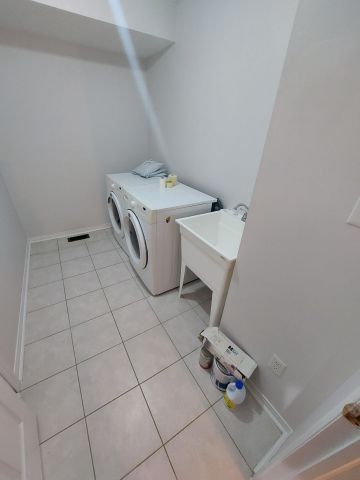 For Lease - 289 Penndutch Circle, Whitchurch-Stouffville, Ontario - Photo 3