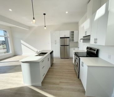 For Lease - 29 Summersides Mews, Pelham, Ontario - Photo 3