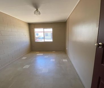 Neat One Bedroom Unit - Photo 4