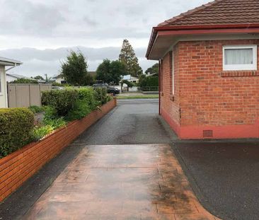 Charming family home - Photo 1