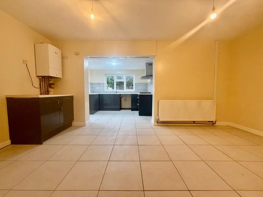 3 bedroom terraced house to rent - Photo 1