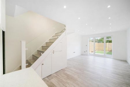 2 bedroom terraced house to rent - Photo 3