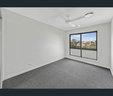 Brand-New Architectural Townhouse with Solar Power, Exceptional Space & Premium Multi-Level Living - Photo 3
