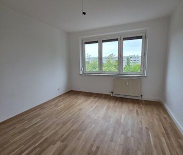 Frisch für SIE saniert! Neues Bad und WC! Großzügige 2-Raum-Wohnung... - Photo 5