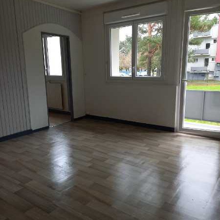 Location : Appartement 4 pièces 71 m2 – VIEUX CHARMONT - Photo 1