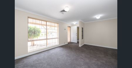 Ideal Refurbished Family Home Close to Park - Photo 2