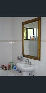 Well Lit 2-Bedroom Apartment In The Heart Of Erskineville - Photo 4