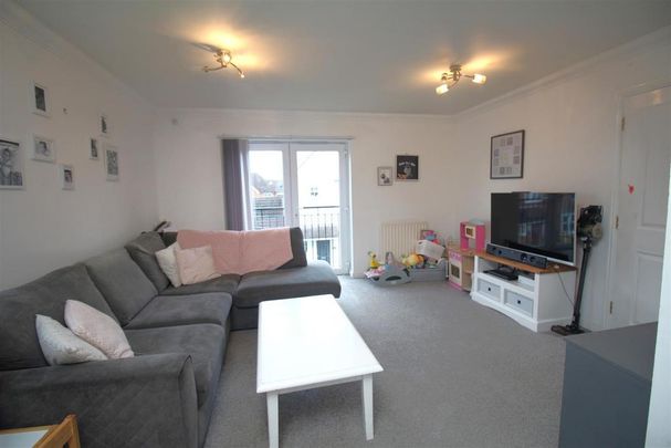 2 bedroom flat to rent - Photo 1