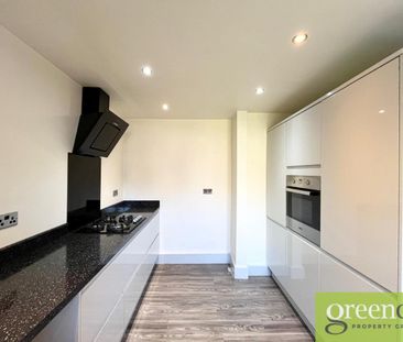 Downham Gardens, Prestwich, Bury, M25 - Photo 2