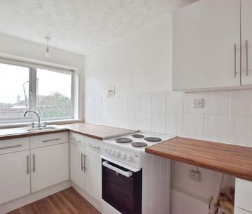 2 bedroom Flat To Let - Photo 4