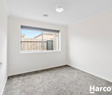 LOW MAINTENANCE LIVING IN GREAT LOCATION - Photo 3