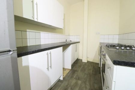 2 Bedroom - Photo 2