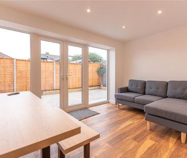 6 bedroom bungalow to rent - Photo 1