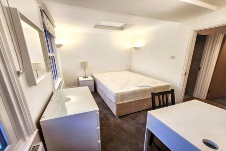 3 bedroom terraced house to rent - Photo 3