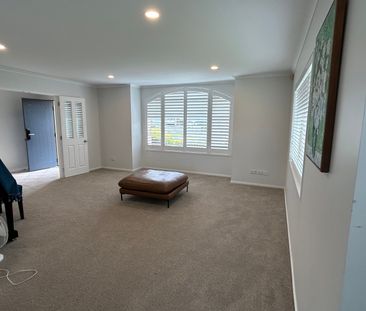 Spacious and Immaculate 4 Bedroom home In Prime Location - Photo 2