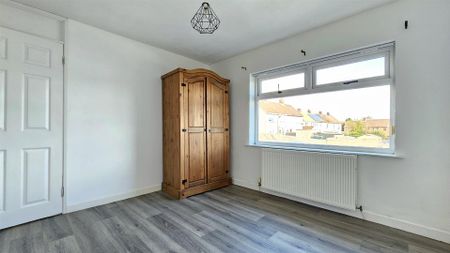 77 Pinewood Avenue, - Photo 5