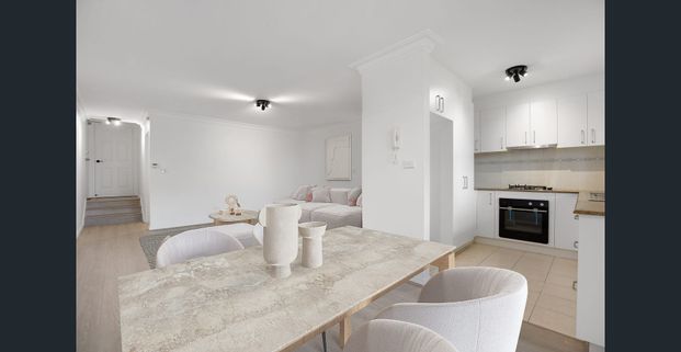 Modern and Large 2 Bedroom Apartment in the Heart of Riverwood - Photo 1