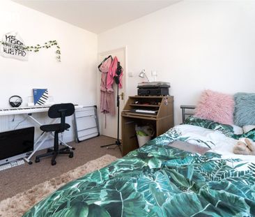 4 bedroom terraced house to rent - Photo 5