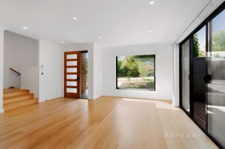 3 Bed, 2 Bath - Photo 4