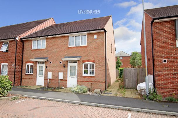 2 bedroom End Terraced to let - Photo 1