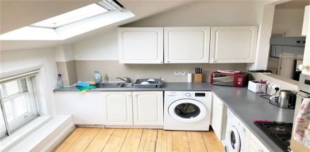 Fantastic two bed in Swiss Cottage mins to tube and shops - Photo 2