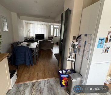 3 bedroom terraced house to rent - Photo 1