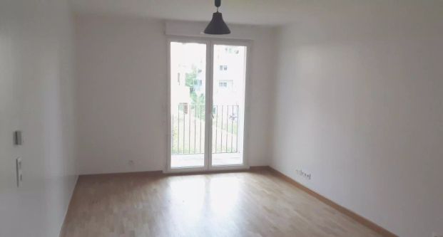 location Appartement T2 DE 42.9m² À RIS ORANGIS - Photo 1