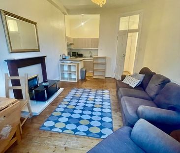 1 Bed Flat, Dickson Street, EH6 - Photo 1