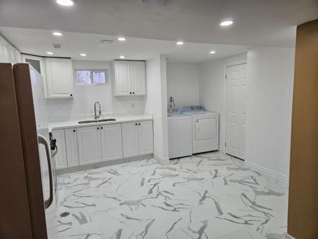 For Lease - 147 Fitzgibbon Avenue Unit# (Bsmt.), Toronto, Ontario - Photo 5