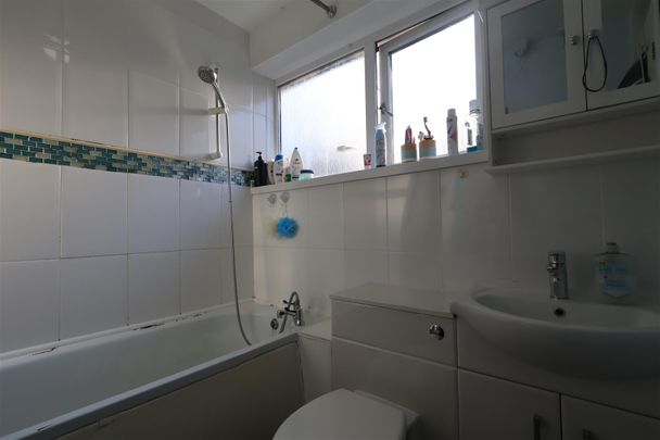 Flanders Close, Redditch - Photo 1