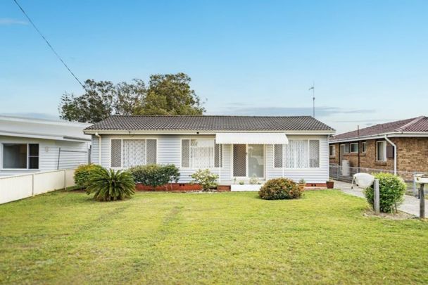 8 Canton Parade, Noraville NSW 2263 - House For Rent | Domain - Photo 1