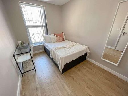 Ingrow Road, L6 - Photo 4