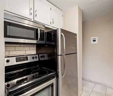 Premier Suite - 1 Bedroom - Photo 6