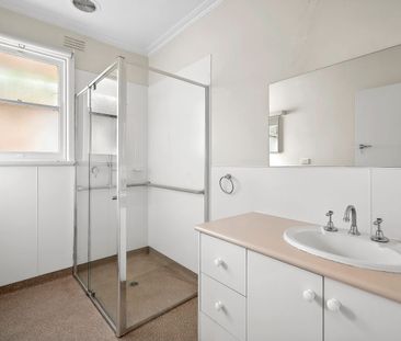 Home in central Belmont - Photo 5