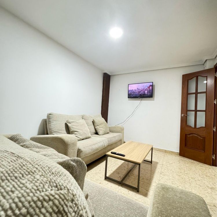 Beautiful Room with Balcony in Camins al Grau - Foto 1