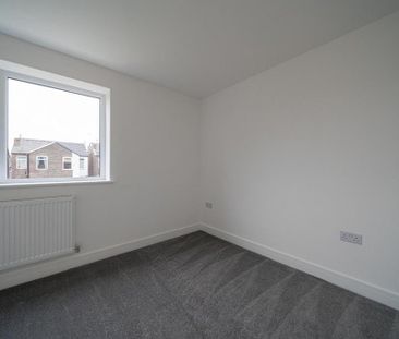 4 bedroom terraced house to rent - Photo 2