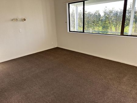 Rural Life in Rotoorangi - Photo 2