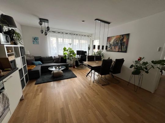 1070! Ruhige, urbane 2-Zimmer Wohnung mit West-Terrasse direkt in der Zieglergasse! Ab Mai 2025! - Photo 1