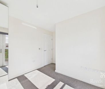 4 bedroom terraced house to rent - Photo 5