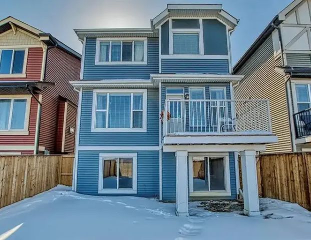 City Approved Walkout Basement Suite: 2 Bedrooms Separate Laundry + Washrooms. | 196 Sherwood Square Northwest, Calgary - Photo 1