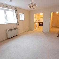 Bingley Court, Canterbury, CT1 2SW, Kent - Photo 3