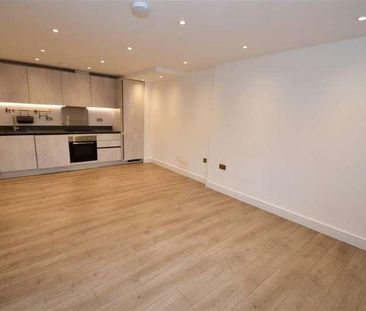 Bedroom T Floor In Godalming, GU7 - Photo 2